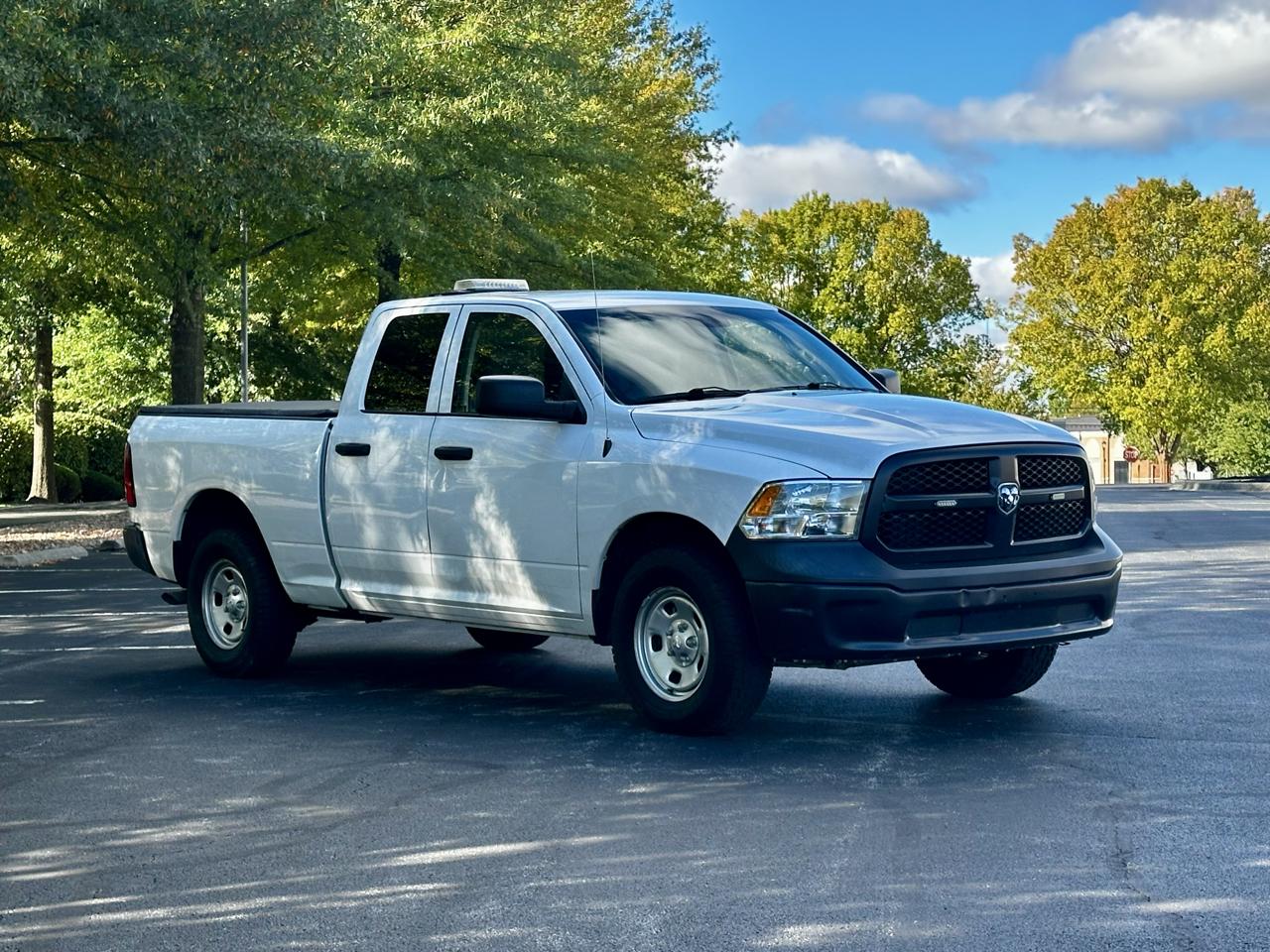 RAM 1500 Classic Tradesman 4x4 Quad Cab 6'4" Box 2023
