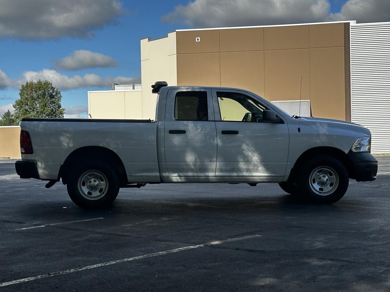 RAM 1500 Classic Tradesman 4x4 Quad Cab 6'4" Box 2023