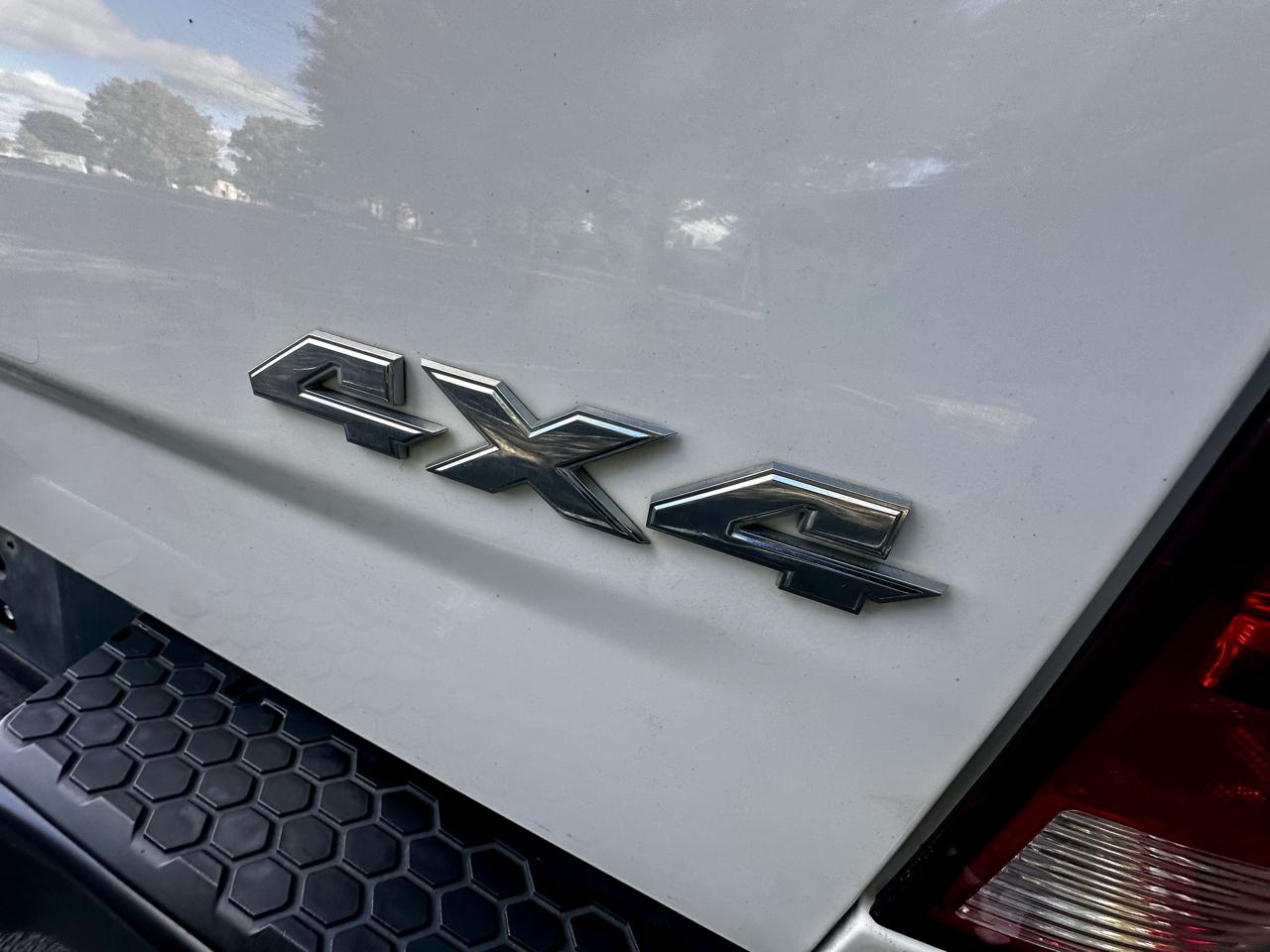 RAM 1500 Classic Tradesman 4x4 Quad Cab 6'4" Box 2023