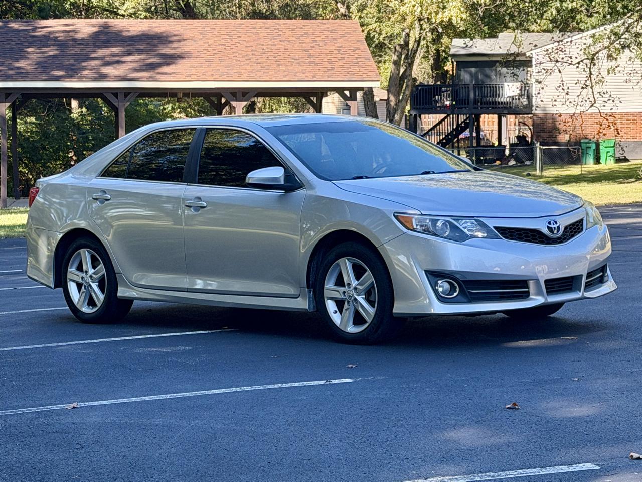 Toyota Camry 4dr Sdn SE Auto (Natl) 2013