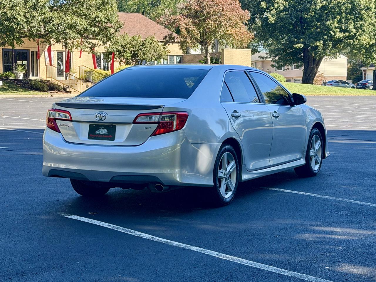 Toyota Camry 4dr Sdn SE Auto (Natl) 2013