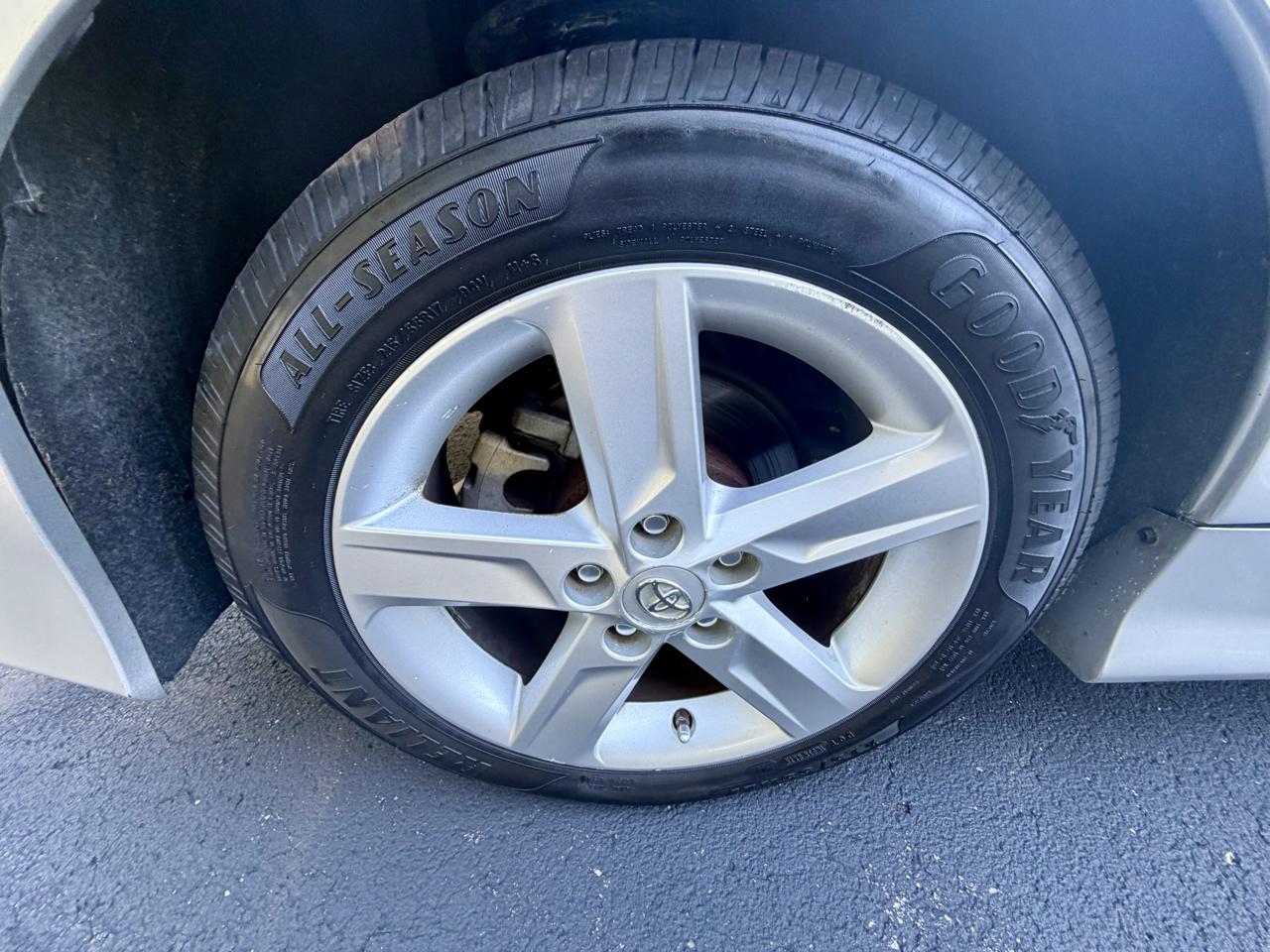 Toyota Camry 4dr Sdn SE Auto (Natl) 2013