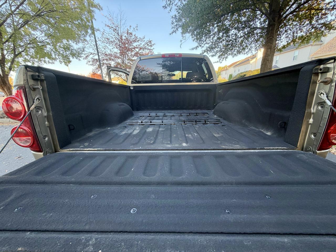 Dodge Ram 2500 2WD Quad Cab 140.5" SLT 2007