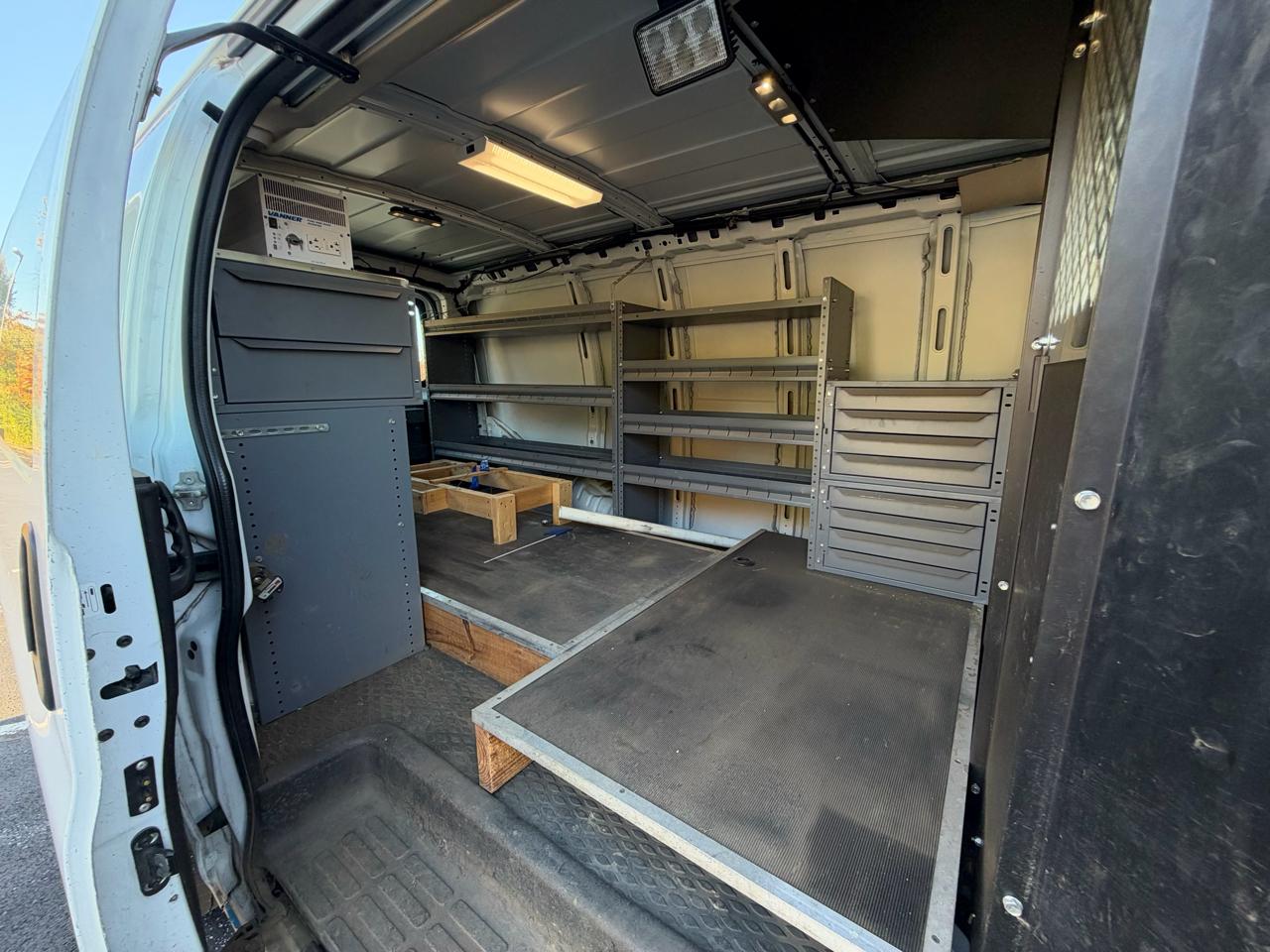 Chevrolet Express Cargo Van RWD 2500 135" 2016
