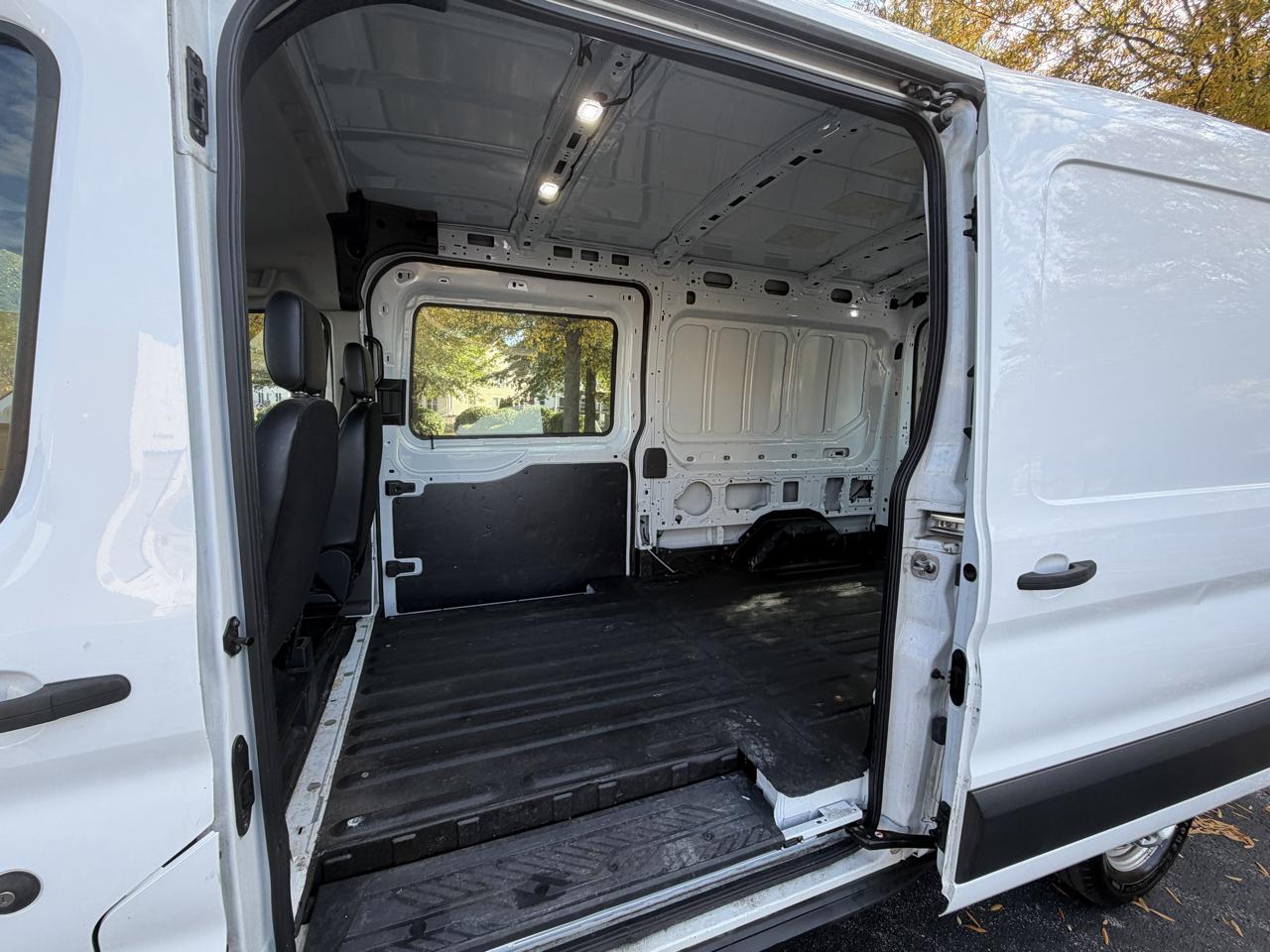 Ford Transit Cargo Van T-350 130" Med Rf 9500 GVWR RWD 2020