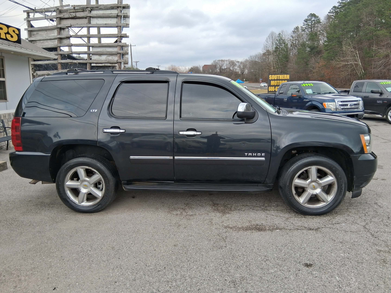 Chevrolet Tahoe LTZ 4WD 2011
