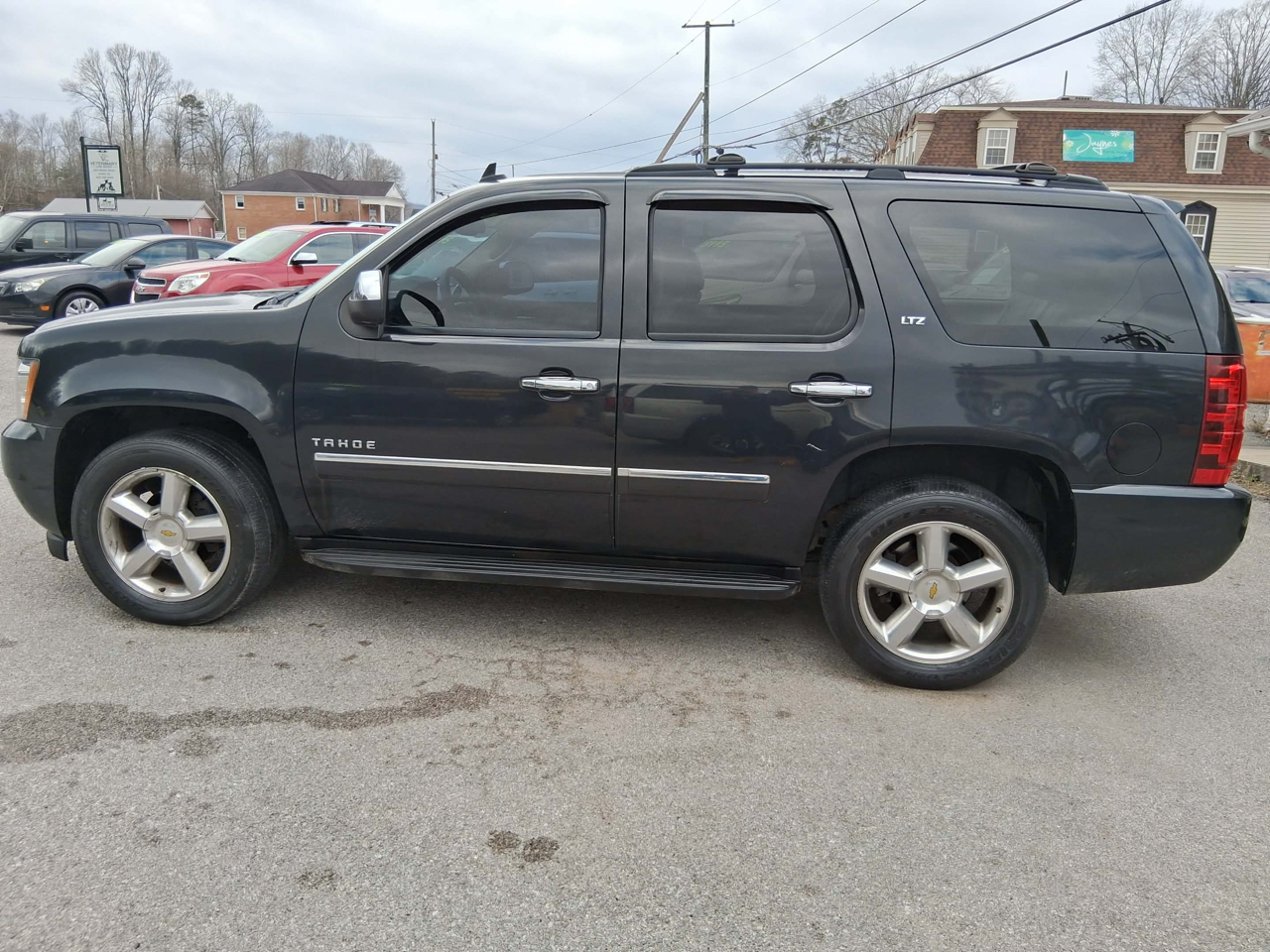 Chevrolet Tahoe LTZ 4WD 2011