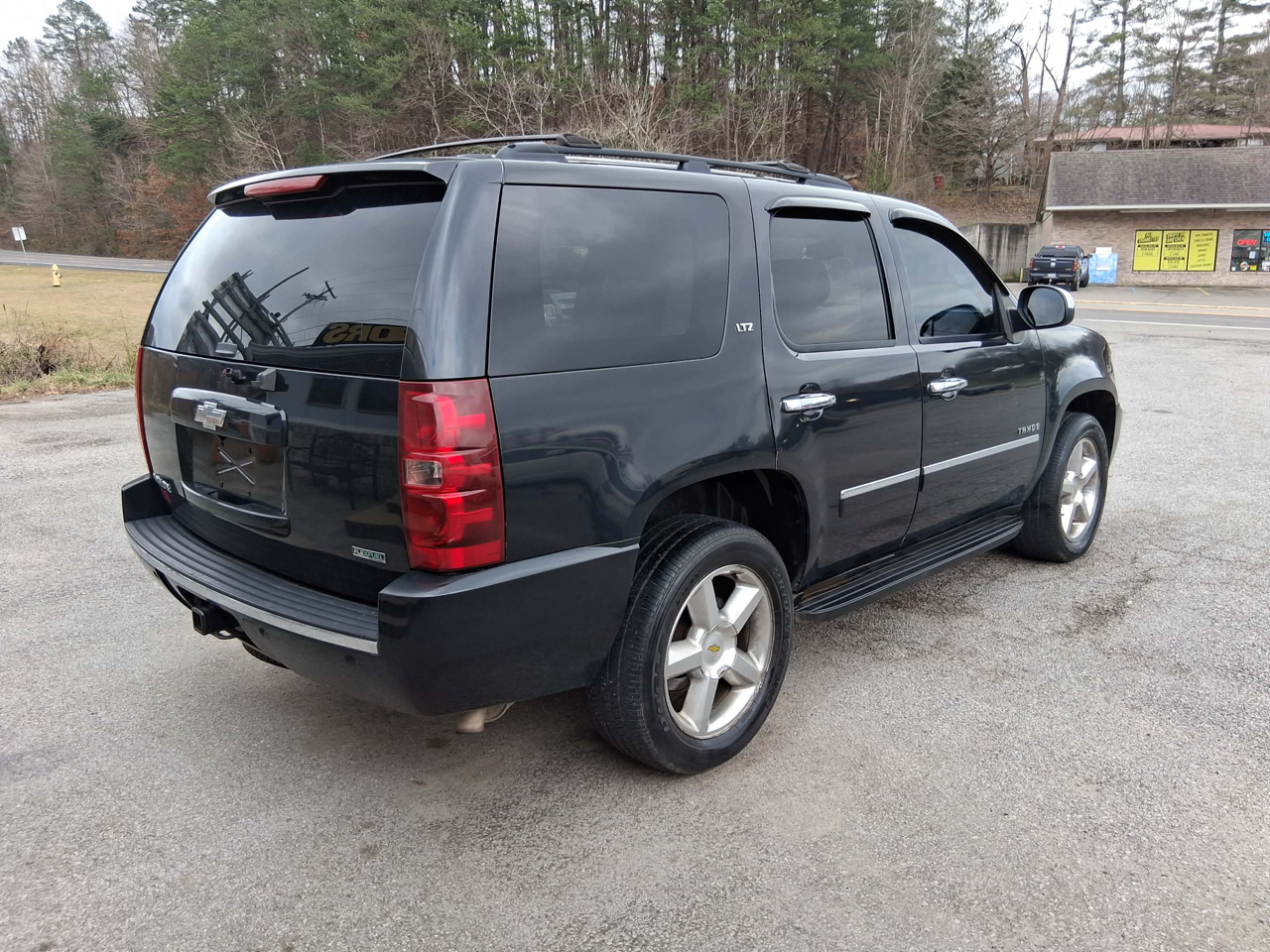 Chevrolet Tahoe LTZ 4WD 2011