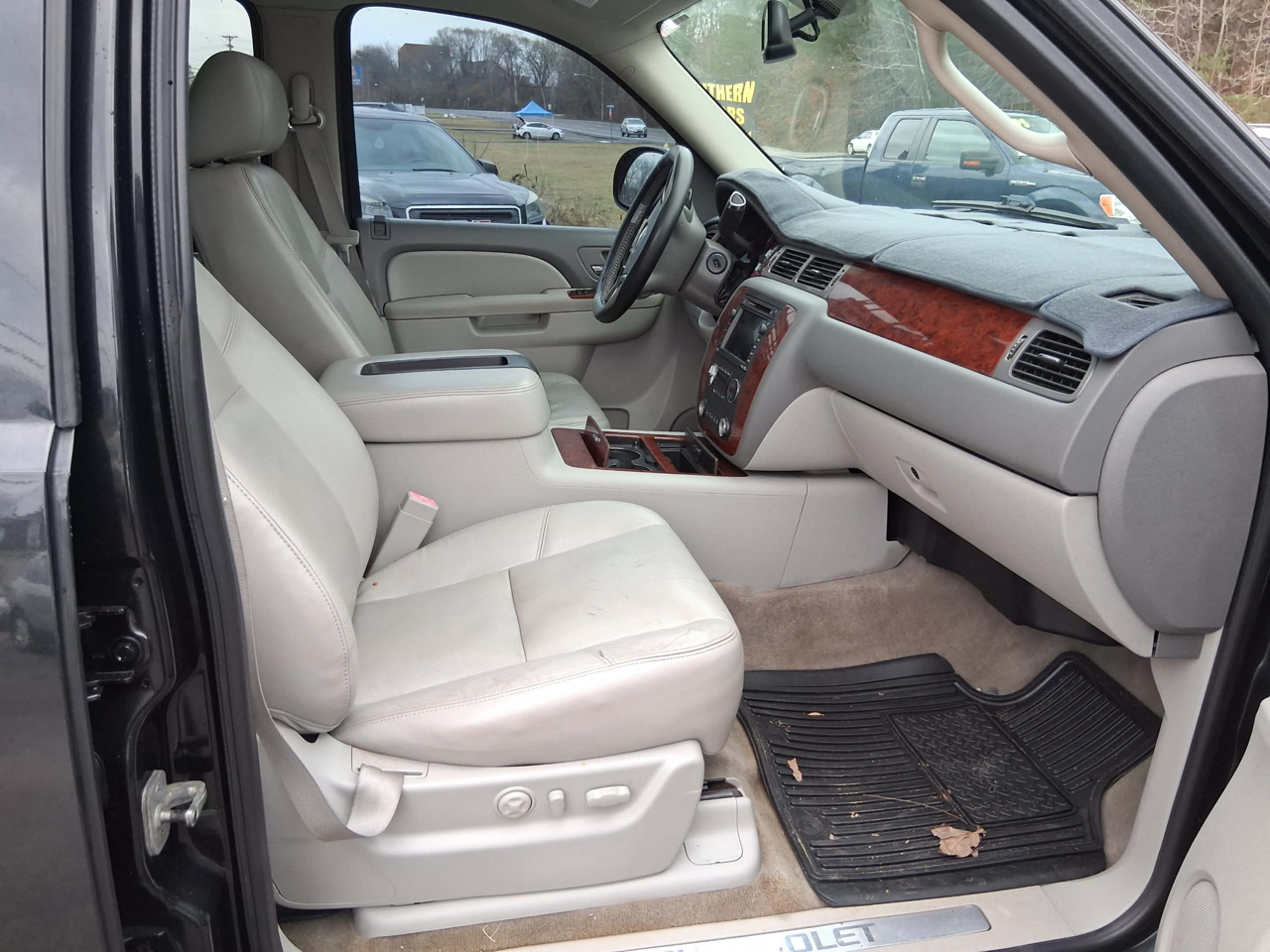 Chevrolet Tahoe LTZ 4WD 2011