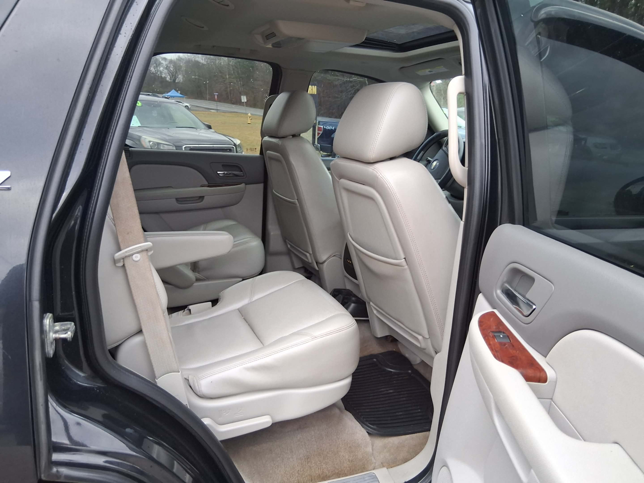 Chevrolet Tahoe LTZ 4WD 2011