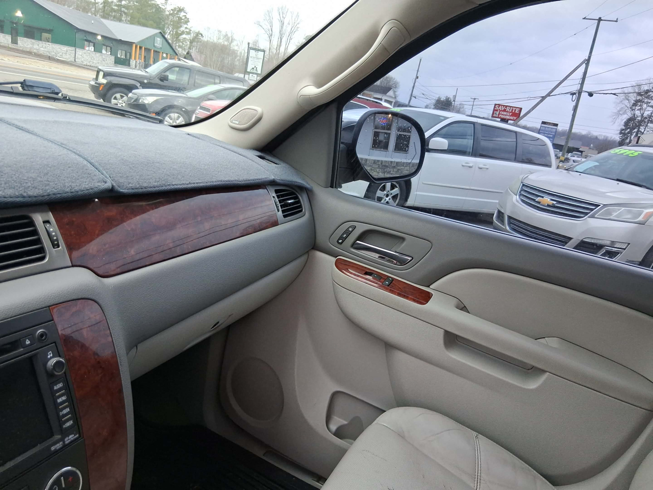 Chevrolet Tahoe LTZ 4WD 2011