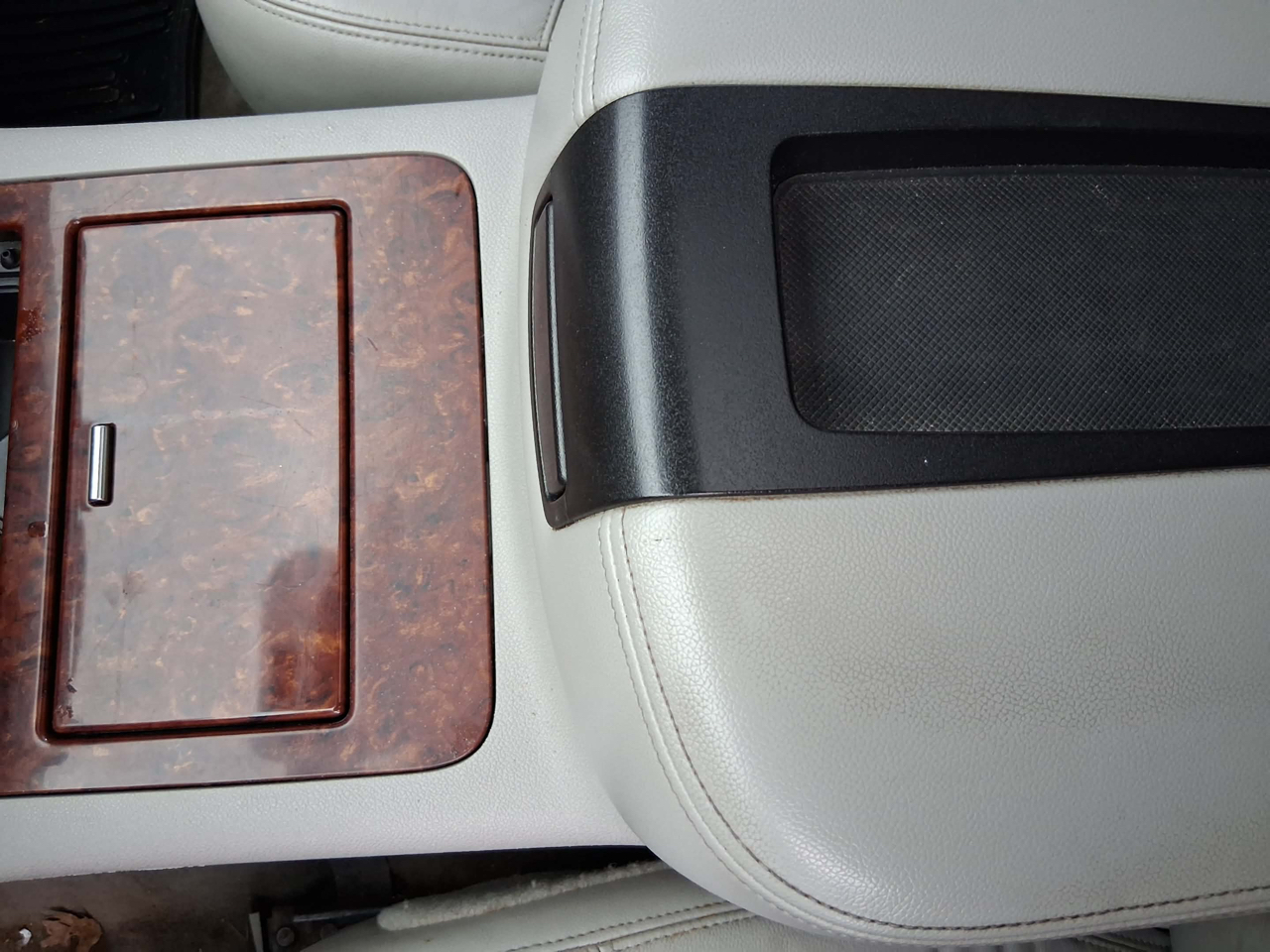 Chevrolet Tahoe LTZ 4WD 2011