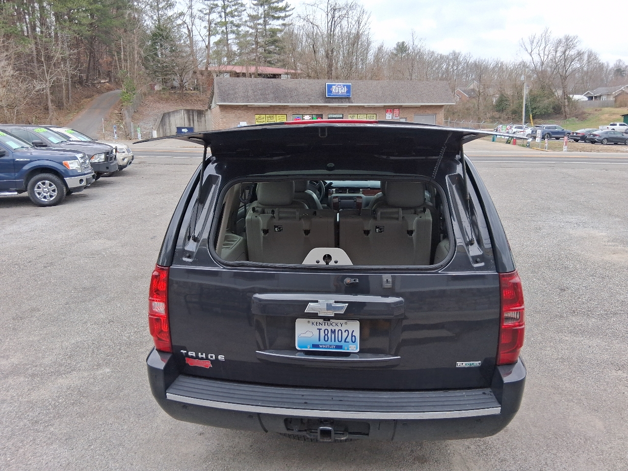 Chevrolet Tahoe LTZ 4WD 2011
