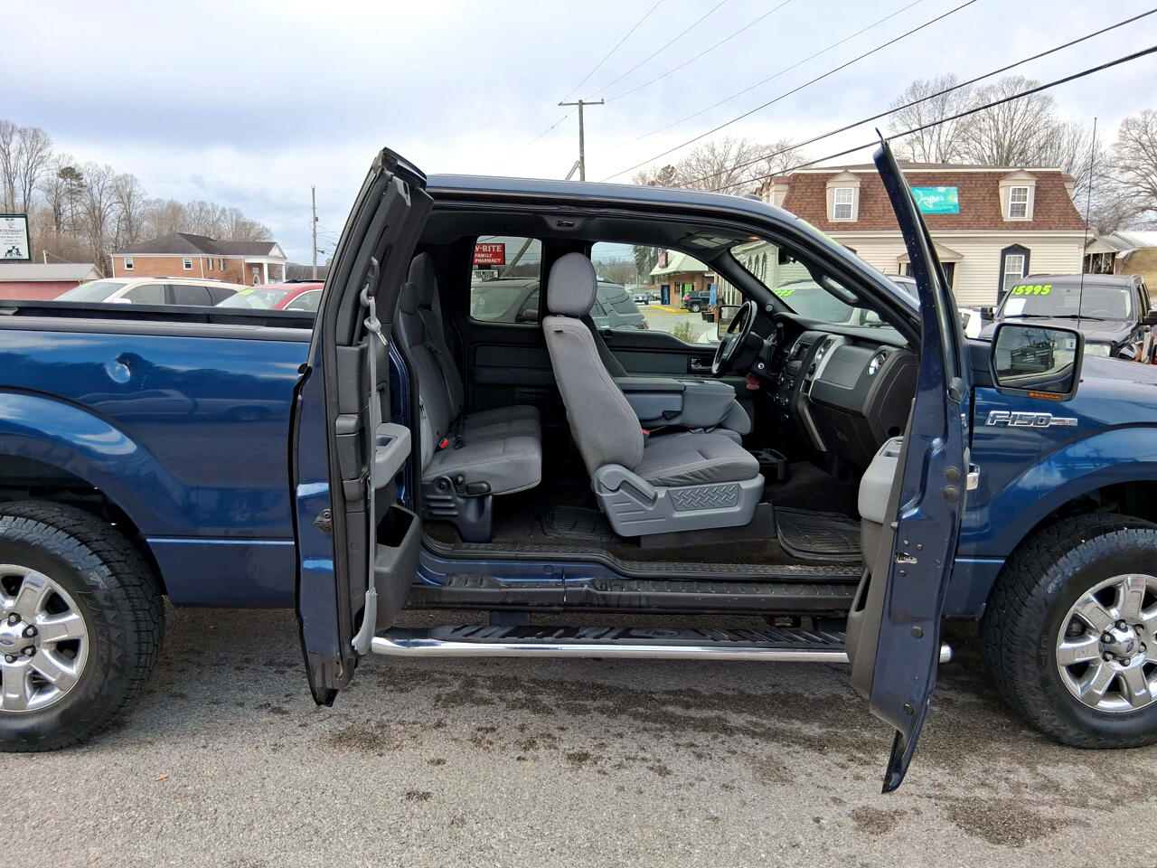 Ford F-150 XLT SuperCab 8-ft. Bed 4WD 2013