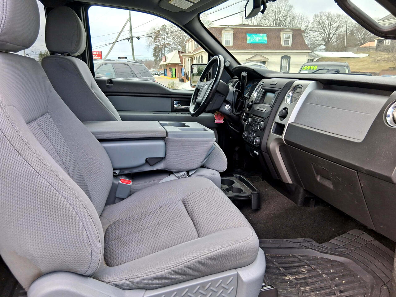 Ford F-150 XLT SuperCab 8-ft. Bed 4WD 2013