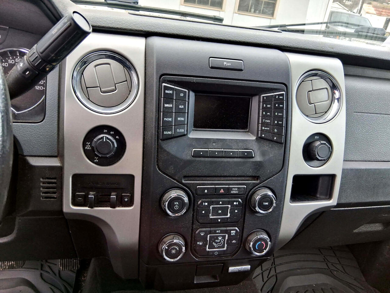 Ford F-150 XLT SuperCab 8-ft. Bed 4WD 2013