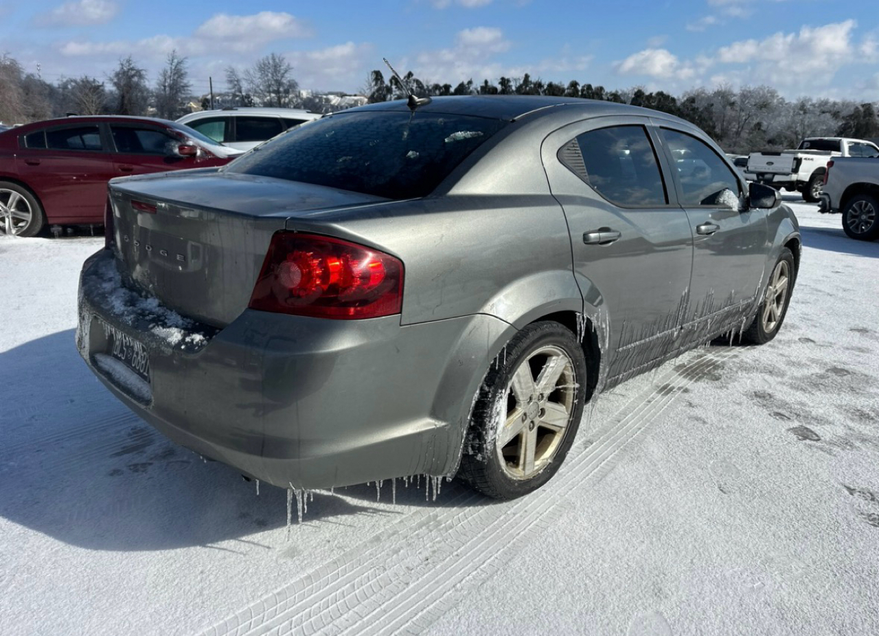 Dodge Avenger Base 2013