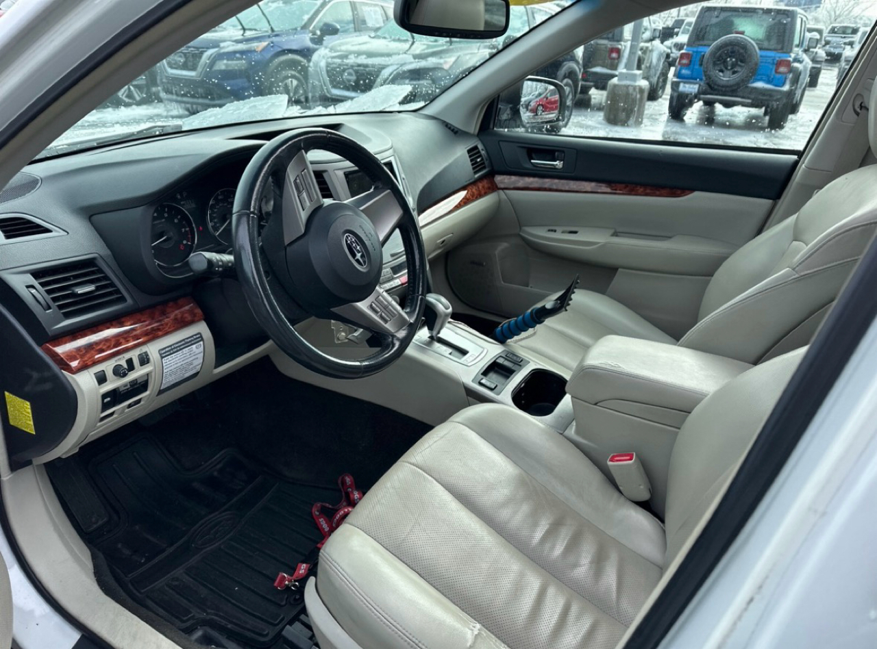 Subaru Outback 2.5i Limited 2011