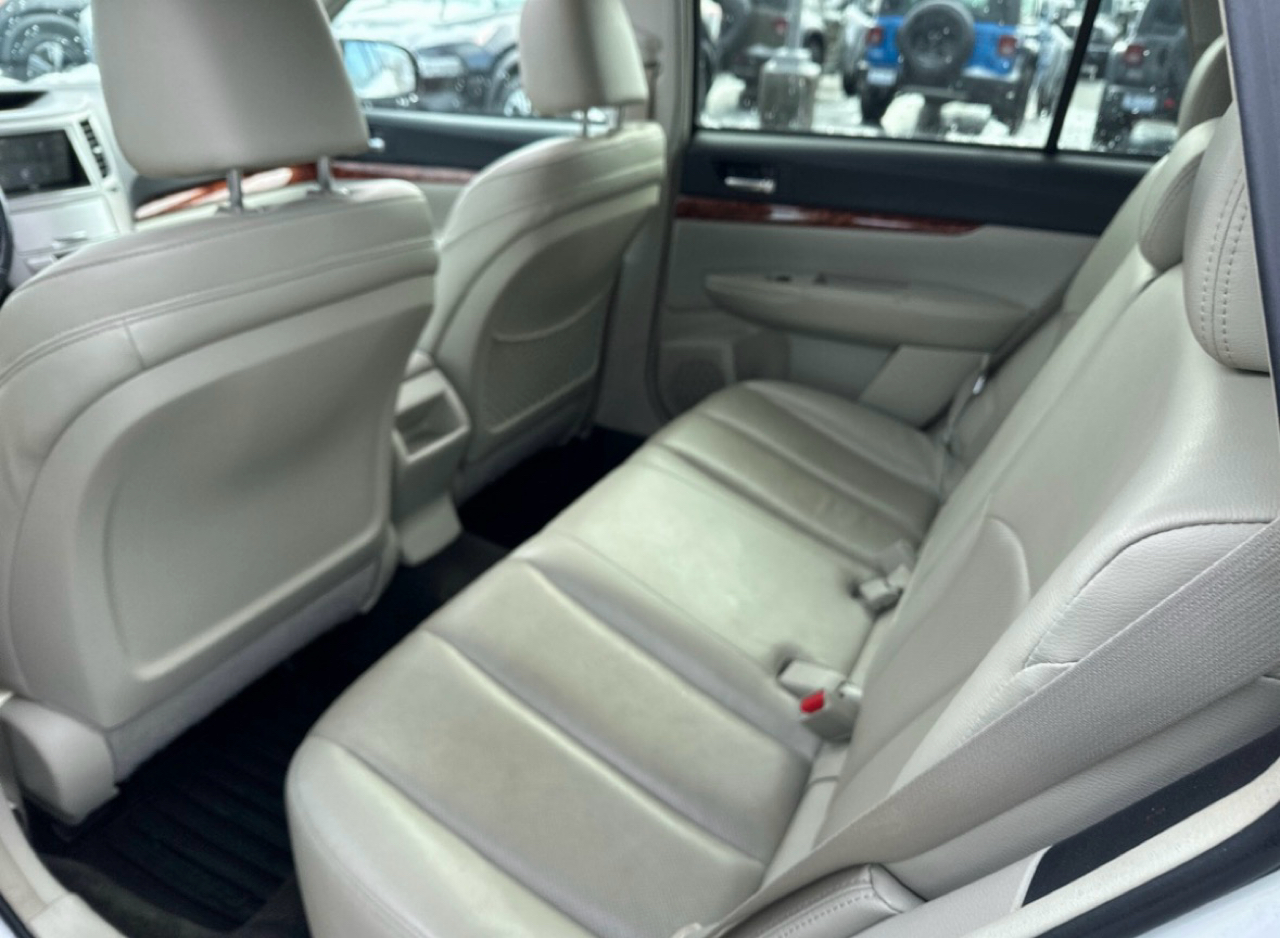 Subaru Outback 2.5i Limited 2011