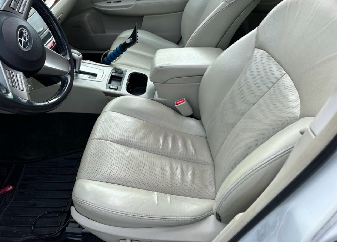 Subaru Outback 2.5i Limited 2011