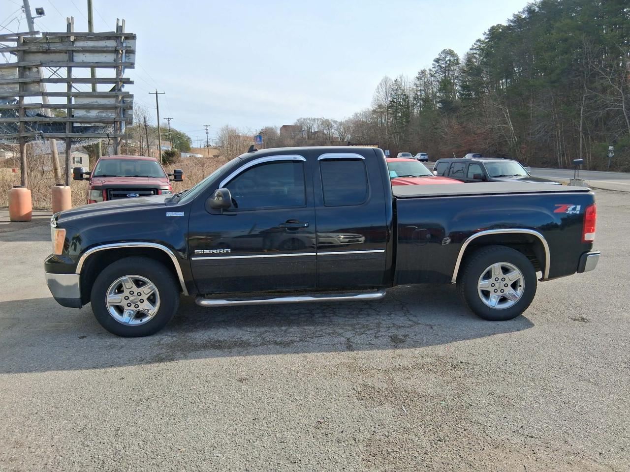 GMC Sierra 1500 4WD Ext Cab 134.0" SLE *Ltd Avail* 2010