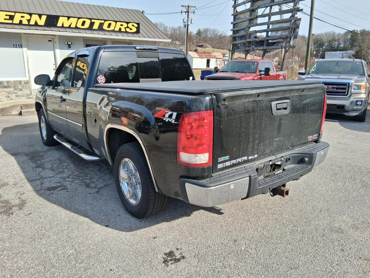 GMC Sierra 1500 4WD Ext Cab 134.0" SLE *Ltd Avail* 2010
