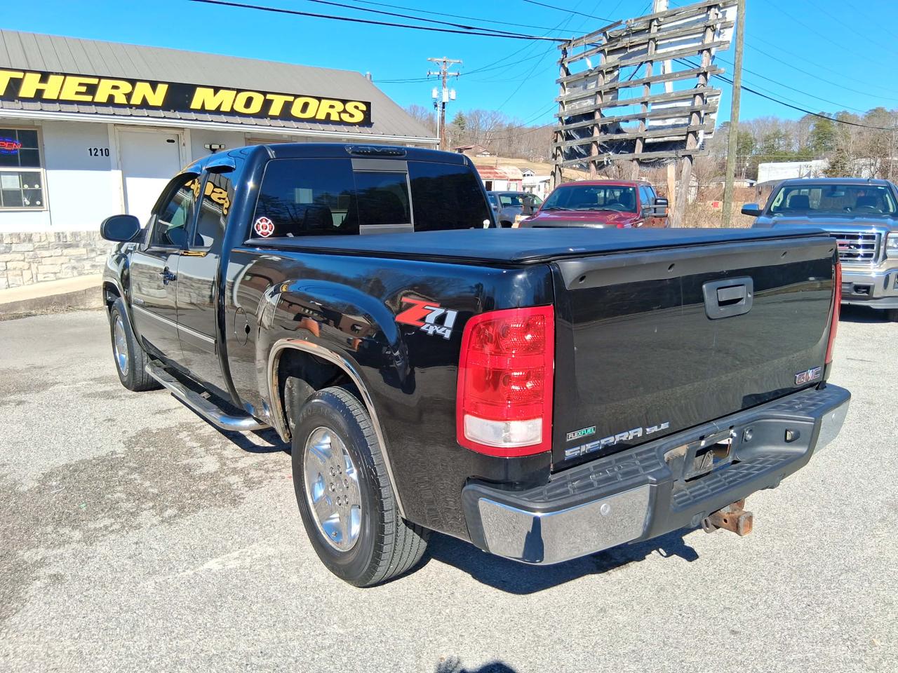 GMC Sierra 1500 4WD Ext Cab 134.0" SLE *Ltd Avail* 2010