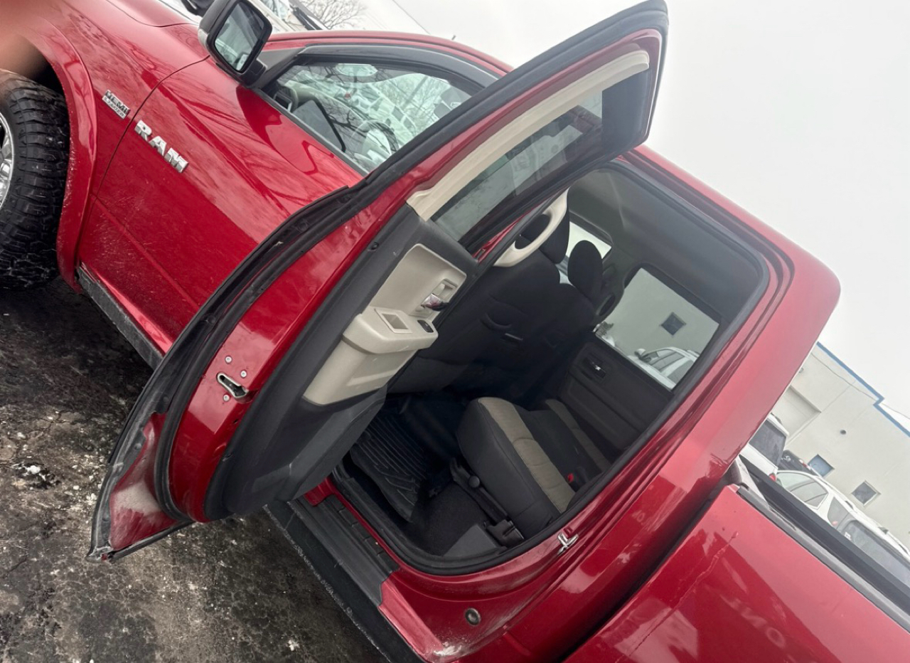 RAM 1500 4WD Quad Cab 140.5" SLT 2010