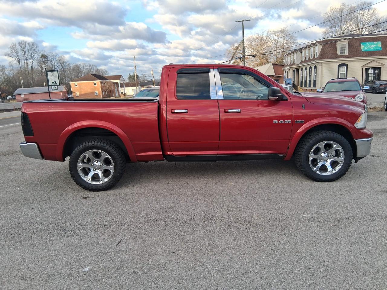 RAM 1500 4WD Quad Cab 140.5" SLT 2010