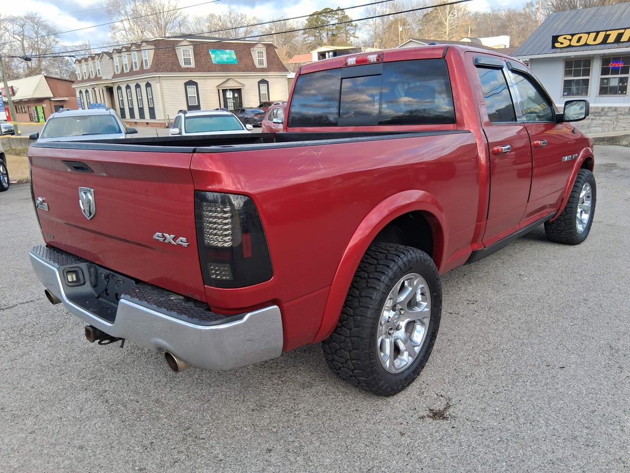RAM 1500 4WD Quad Cab 140.5" SLT 2010