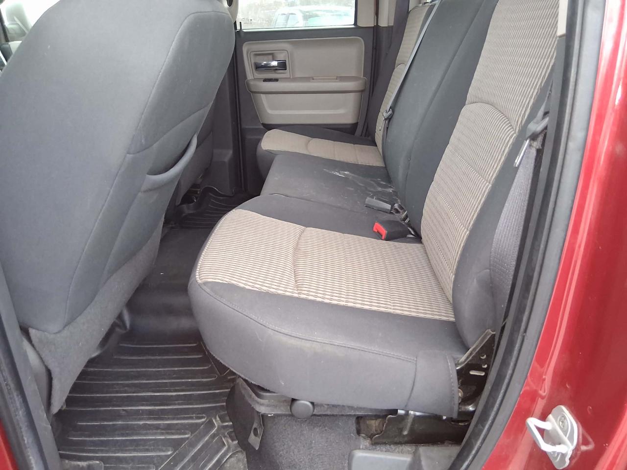 RAM 1500 4WD Quad Cab 140.5" SLT 2010