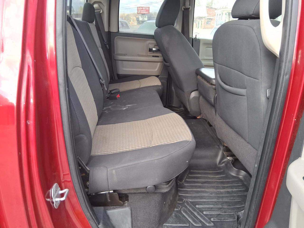 RAM 1500 4WD Quad Cab 140.5" SLT 2010