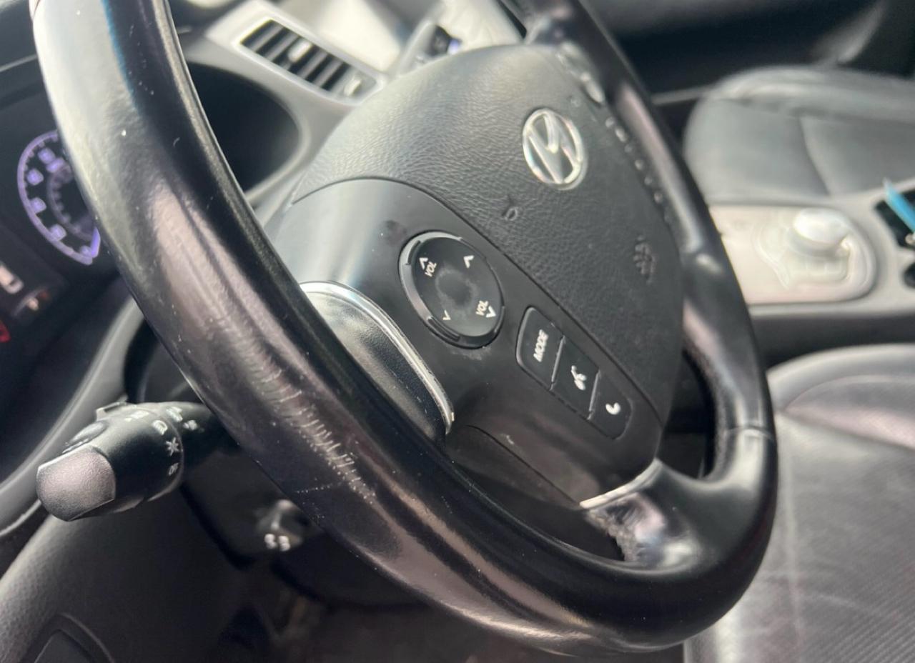 Hyundai Genesis 3.8L V6 4D Sedan 2013