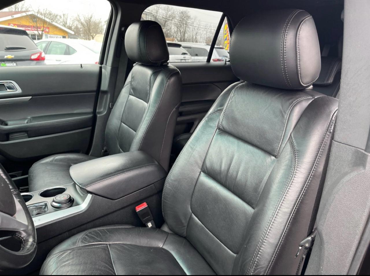 Ford Explorer 4WD 4dr V6 XLT 2013