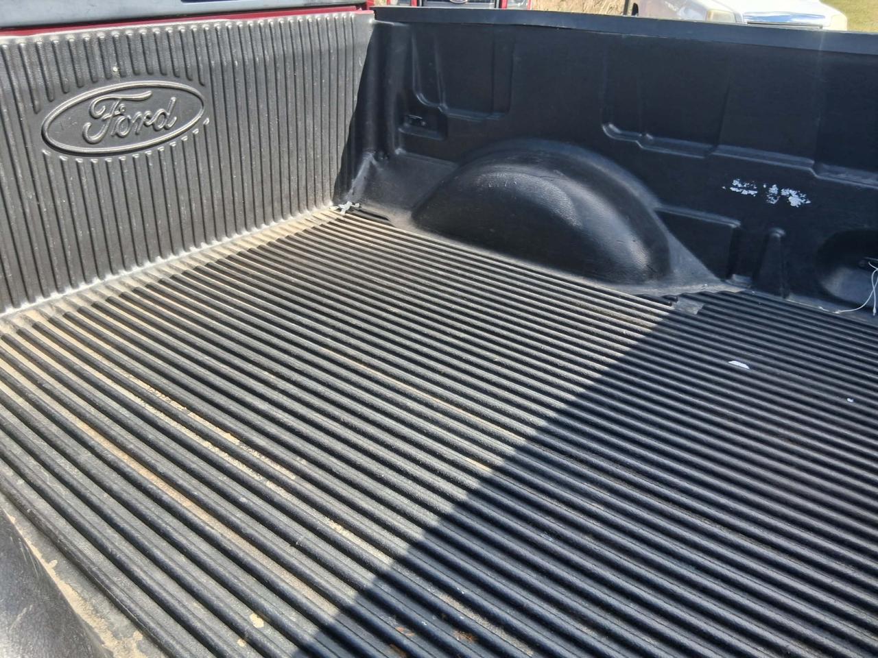 Ford F-150 2WD SuperCrew 145" XL 2004