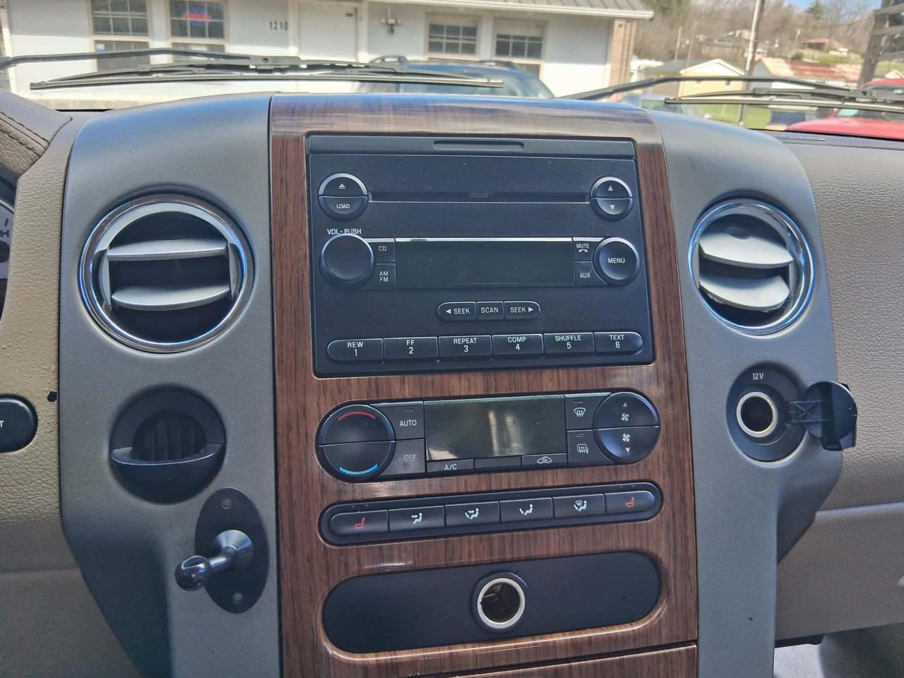 Ford F-150 2WD SuperCrew 145" XL 2004