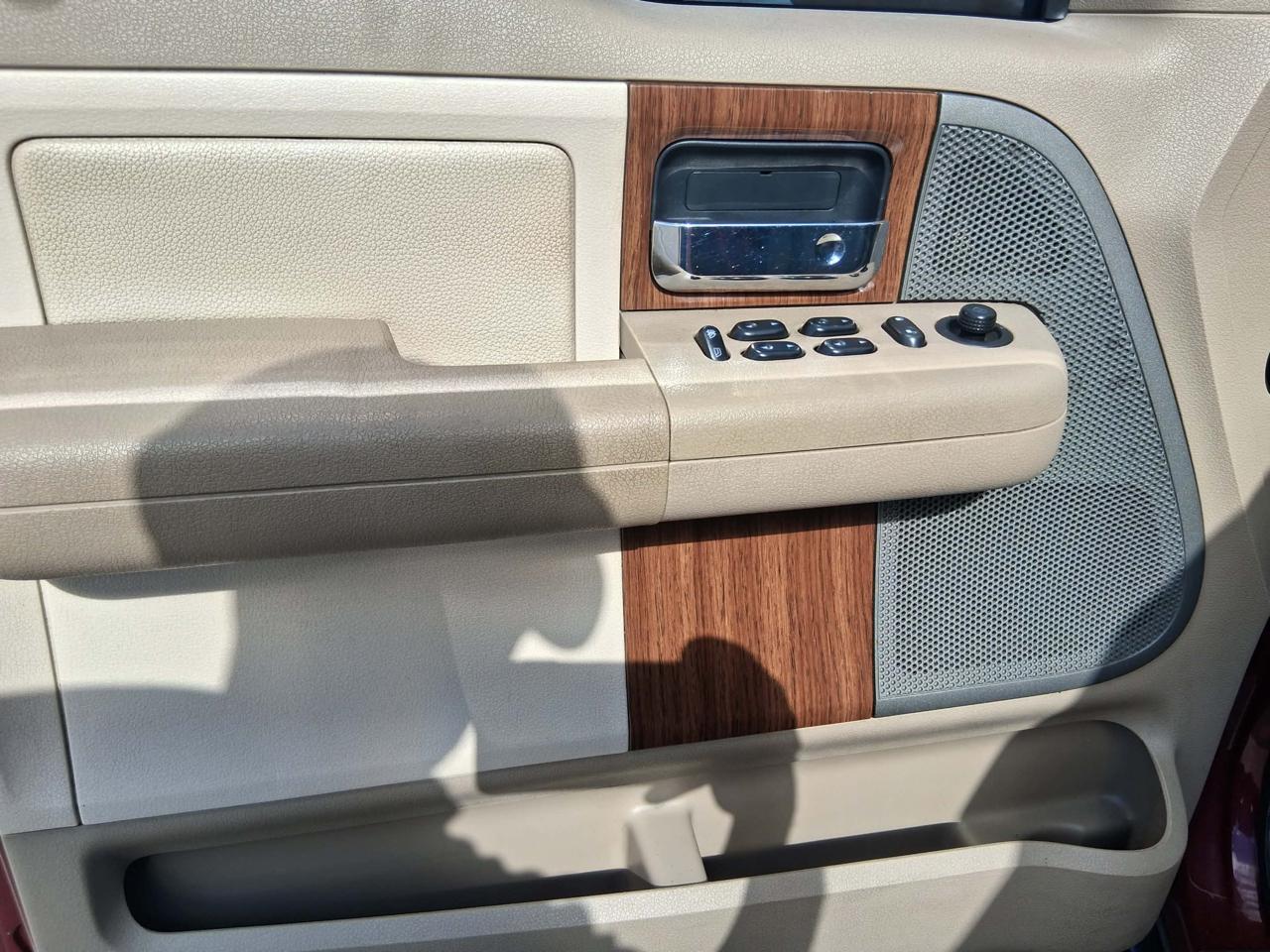 Ford F-150 2WD SuperCrew 145" XL 2004