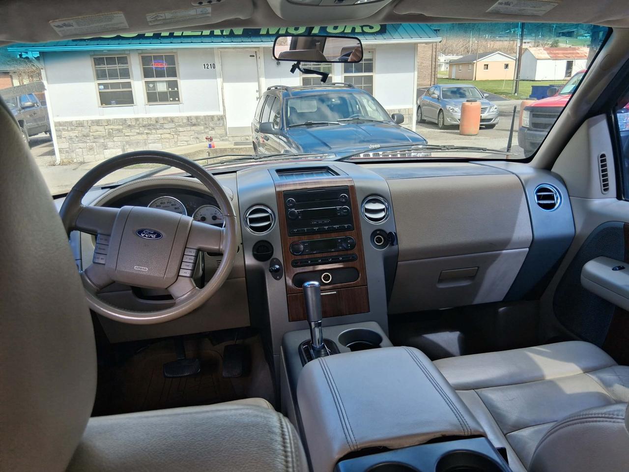 Ford F-150 2WD SuperCrew 145" XL 2004