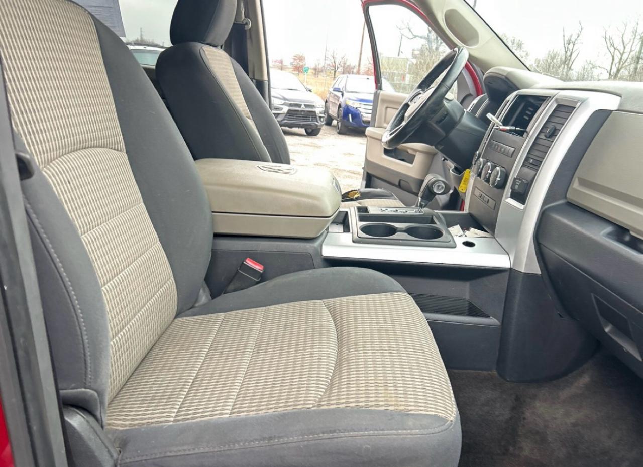 RAM 1500 4WD Crew Cab 140.5" Big Horn 2012