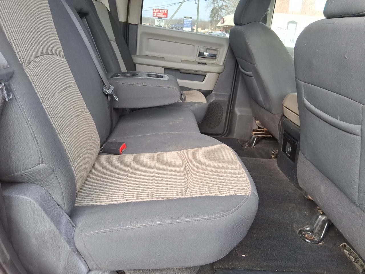 RAM 1500 4WD Crew Cab 140.5" Big Horn 2012