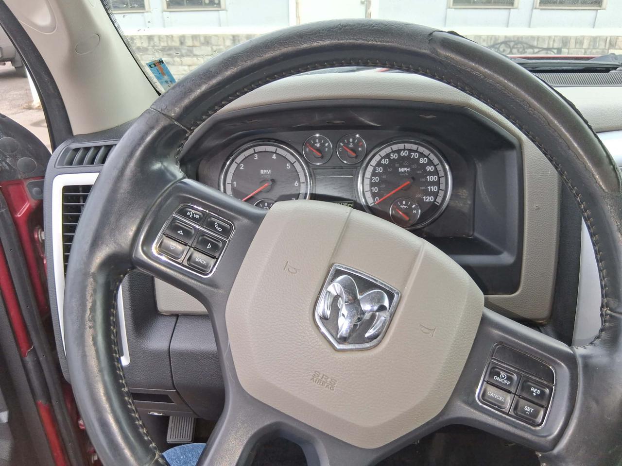 RAM 1500 4WD Crew Cab 140.5" Big Horn 2012