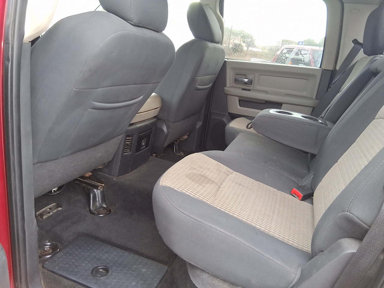 RAM 1500 4WD Crew Cab 140.5" Big Horn 2012