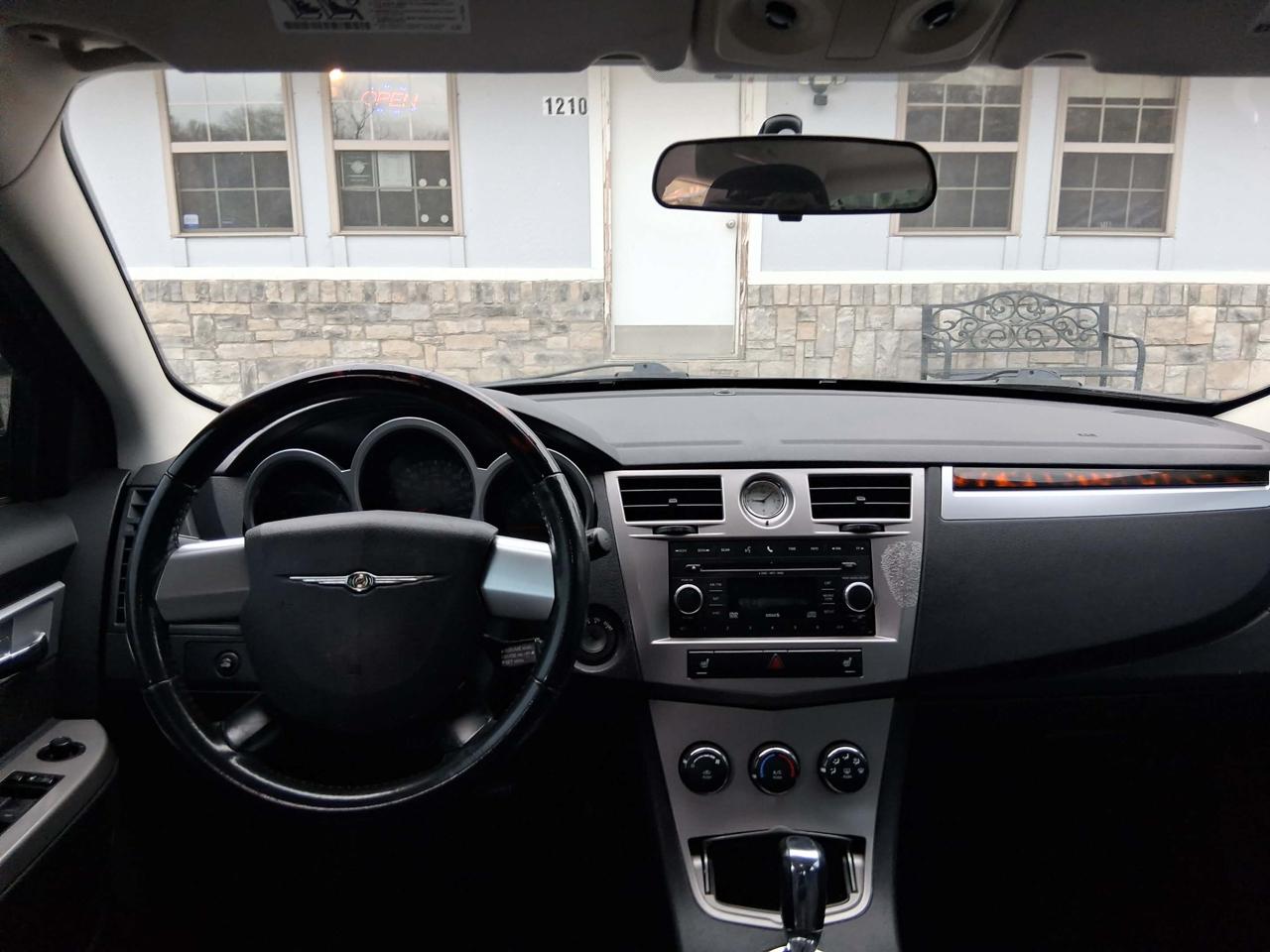 Chrysler Sebring Sedan Limited 2010