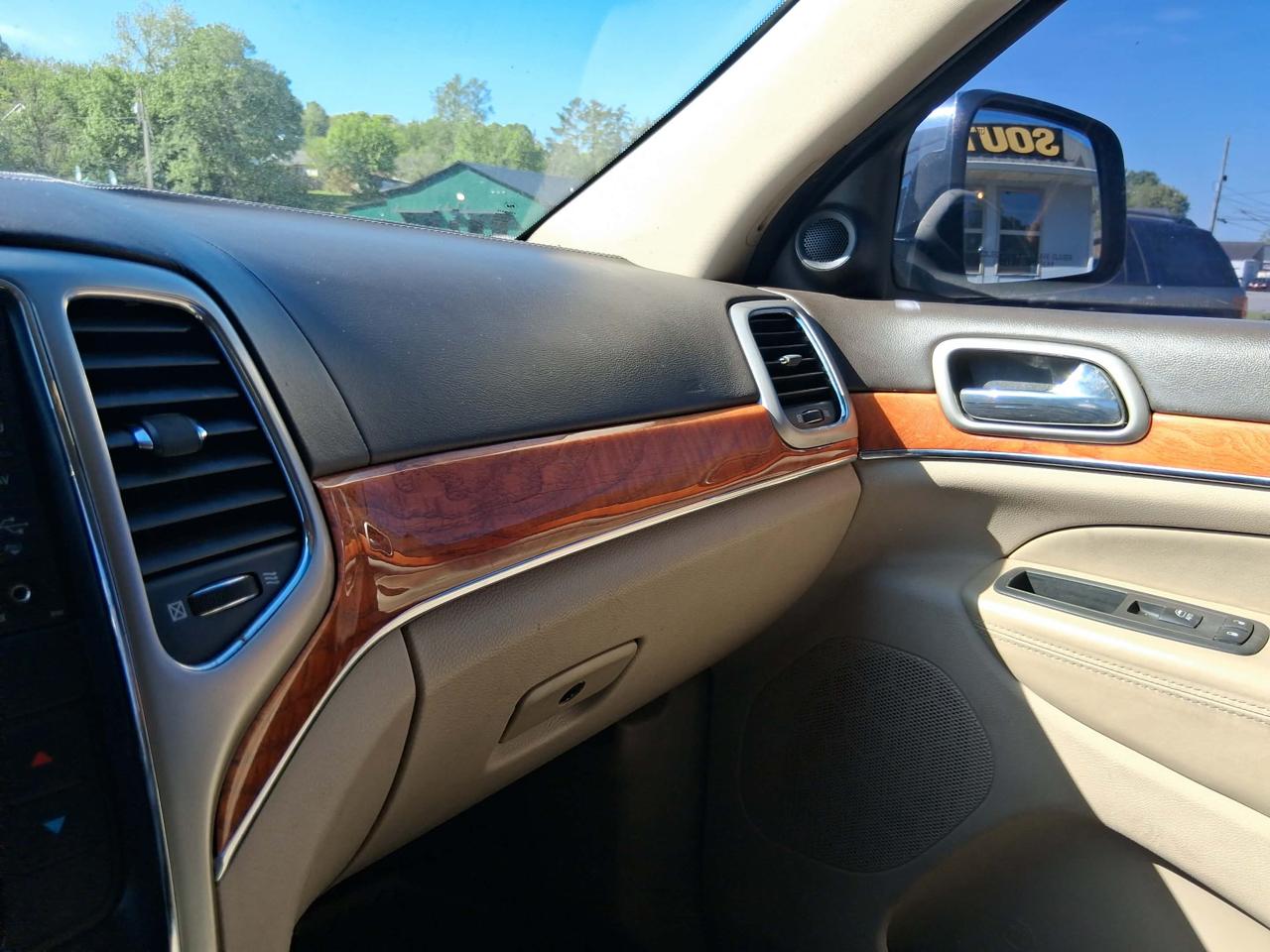 Jeep Grand Cherokee Overland 4WD 2012