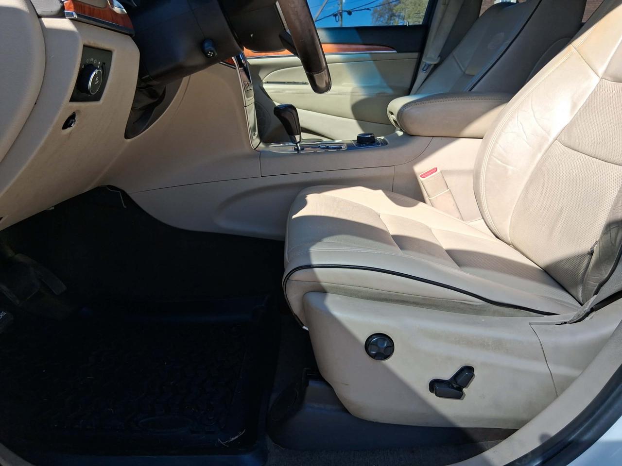 Jeep Grand Cherokee Overland 4WD 2012