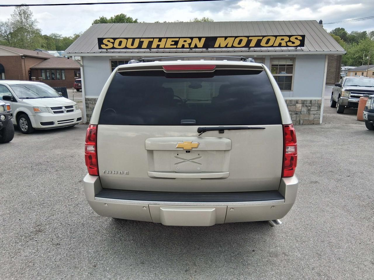 Chevrolet Tahoe 4WD 4dr 1500 LTZ 2013