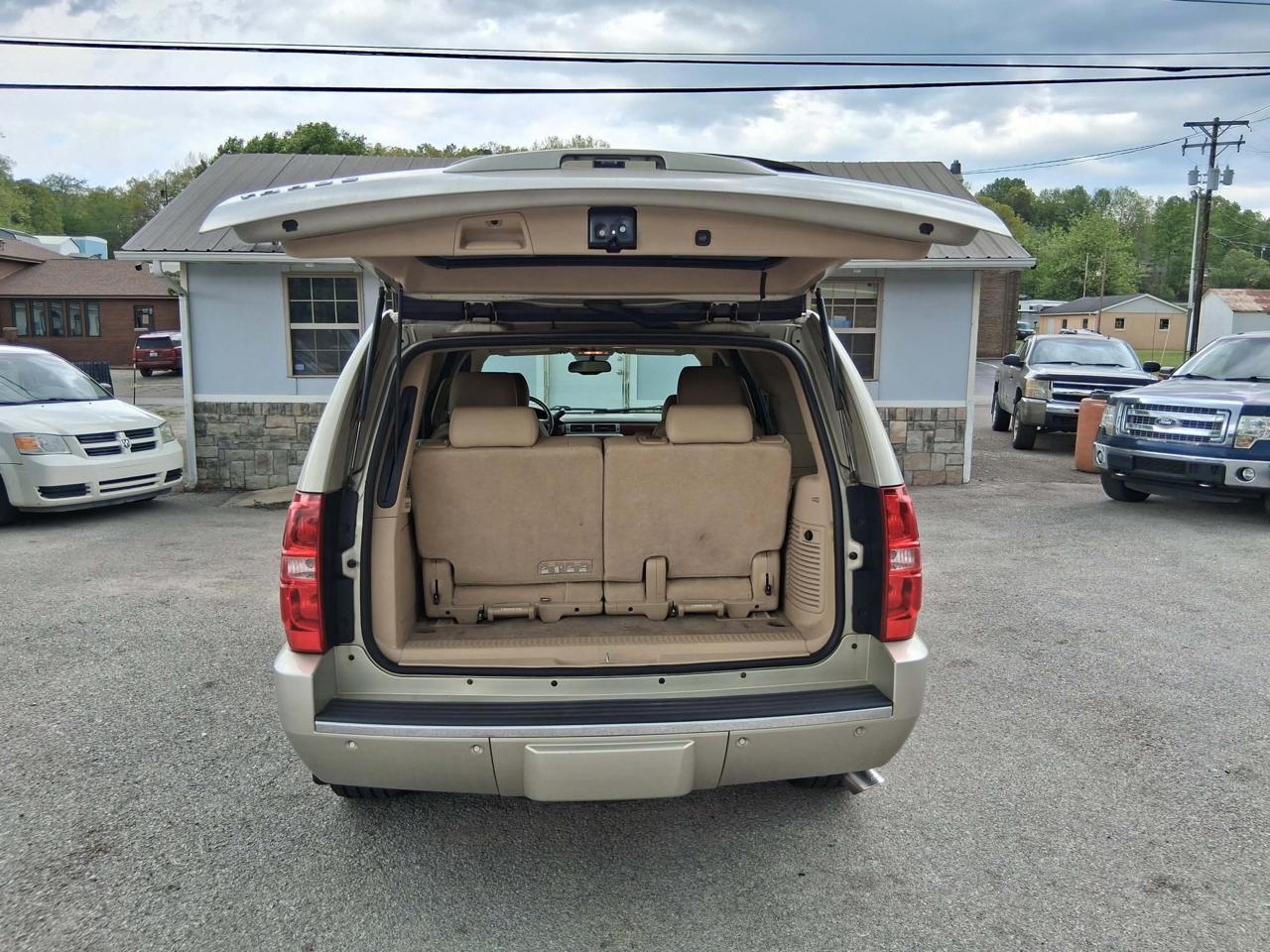 Chevrolet Tahoe 4WD 4dr 1500 LTZ 2013