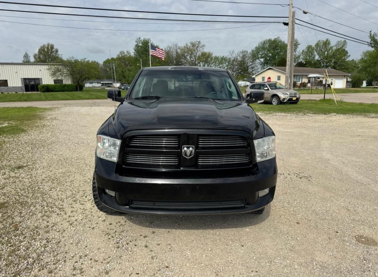 RAM 1500 4WD Crew Cab 140.5" Sport 2011