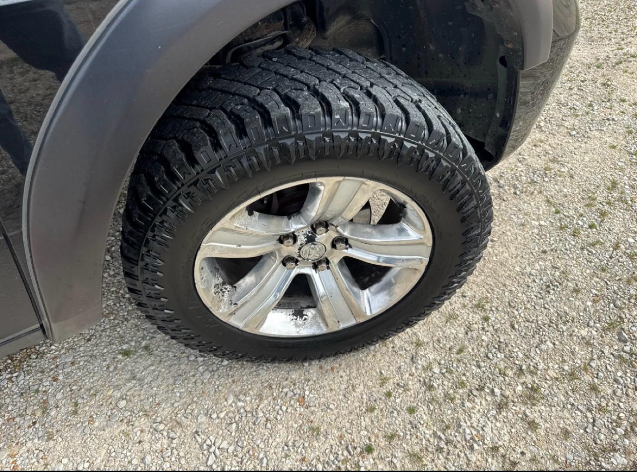 RAM 1500 4WD Crew Cab 140.5" Sport 2011