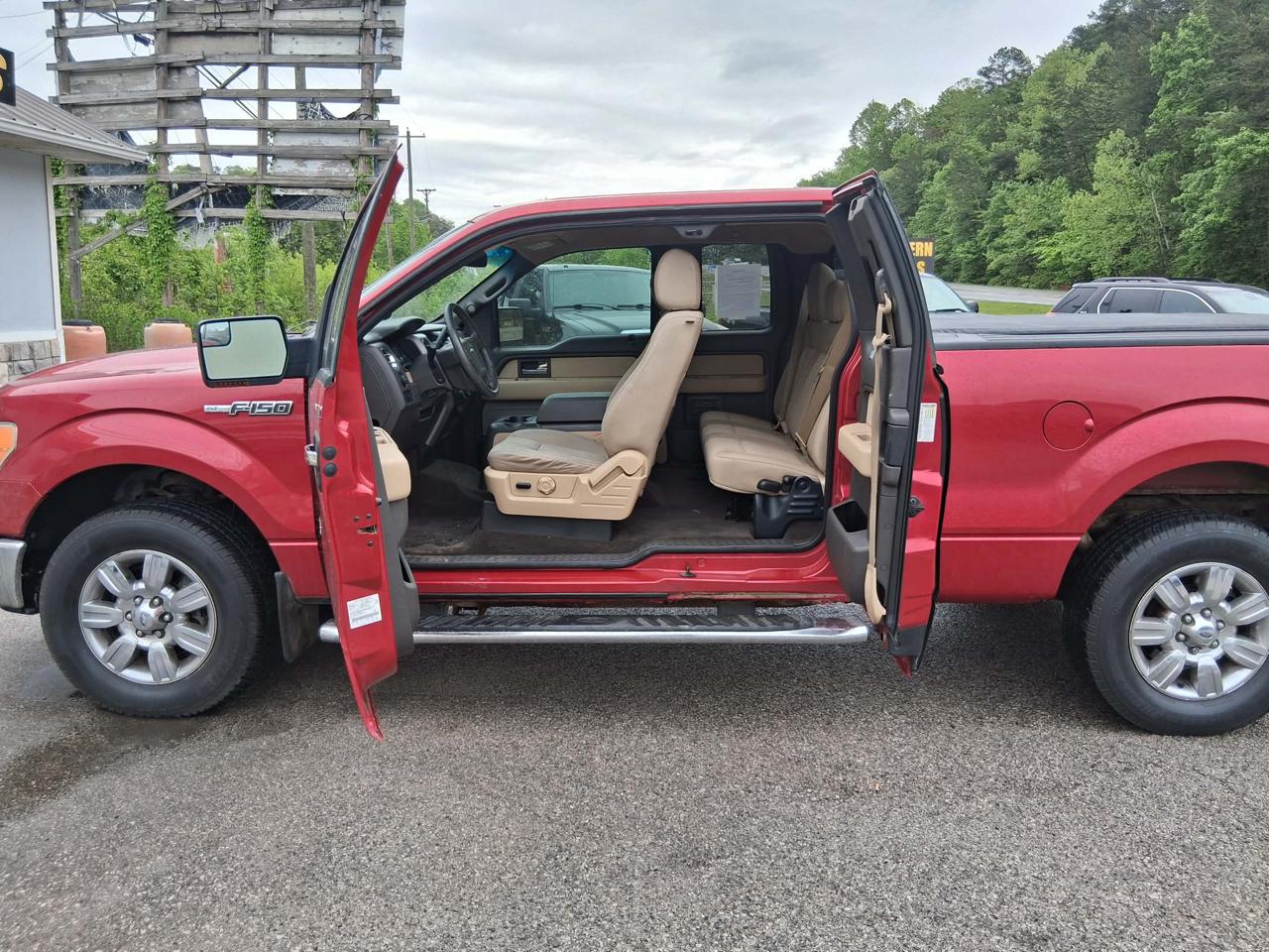 Ford F-150 XL SuperCab 6.5-ft. Bed 2WD 2012